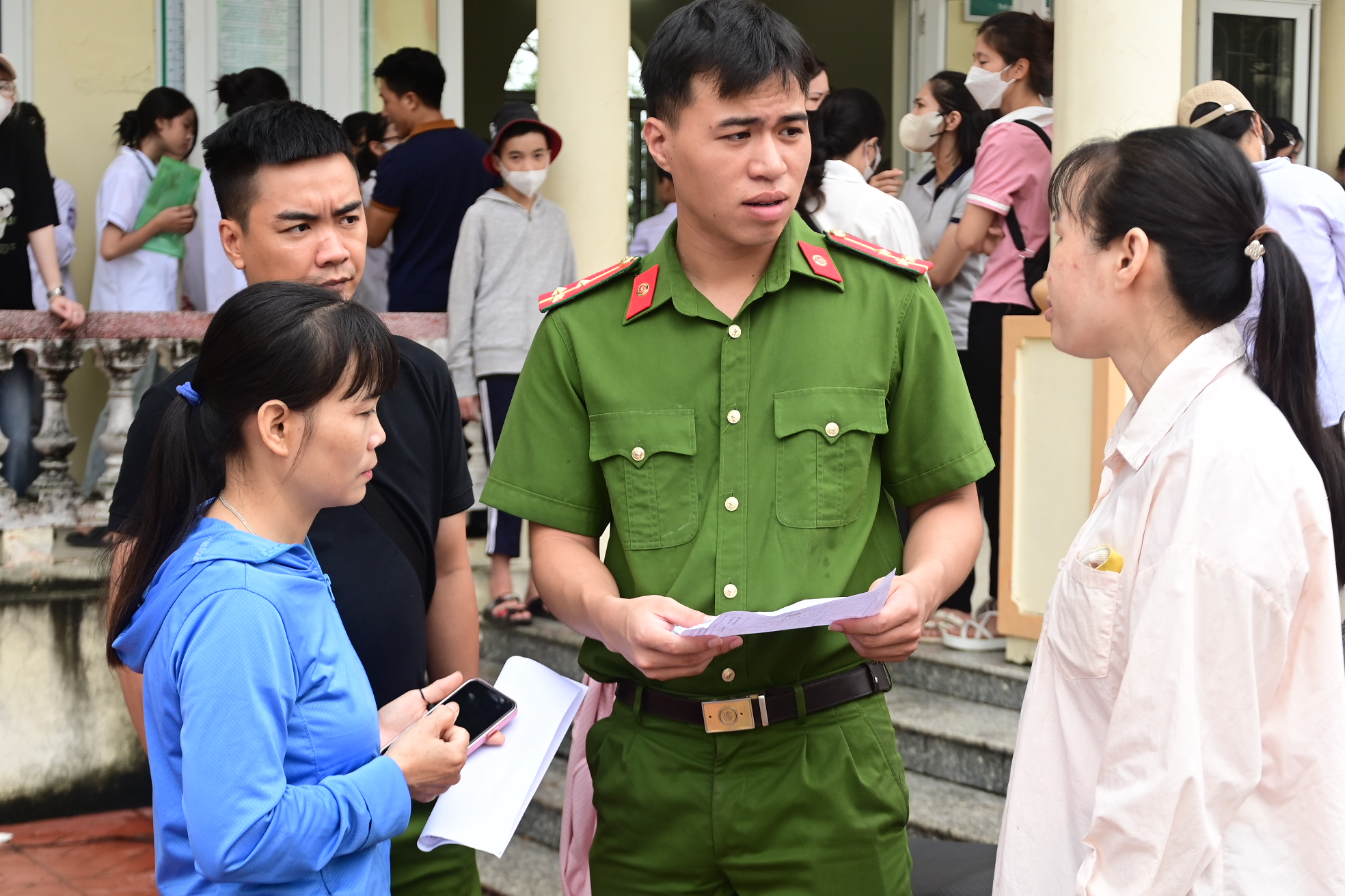 Đoàn thanh niên CATP: Phối hợp tiếp nhận, cấp Căn cước lưu động  cho hơn 400 học sinh tại xã Tự Cường (Tiên Lãng)